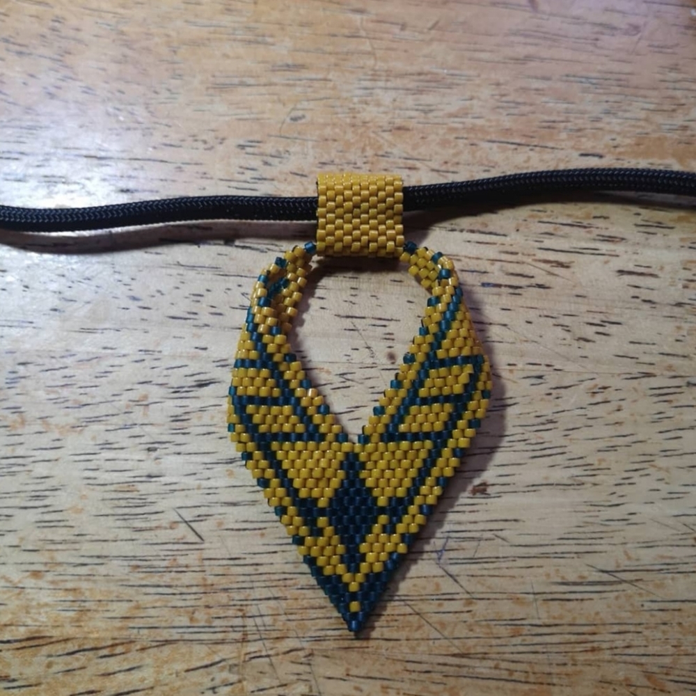 Beaded arrowhead necklace pendants